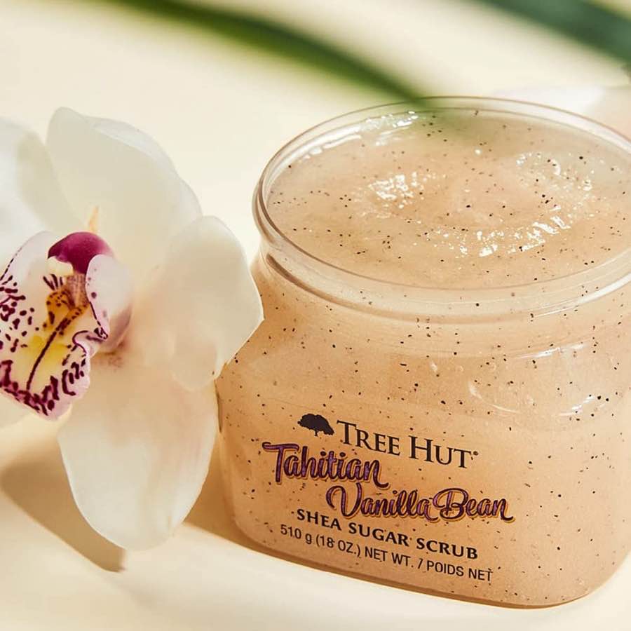 Tree Hut Tahitian Vanilla Bean Shea Exfoliating Sugar Scrub - Image 3